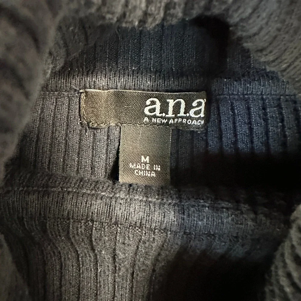 a.n.a Womens Ribbed Turtleneck Sweater Medium Black Long Sleeve Knit